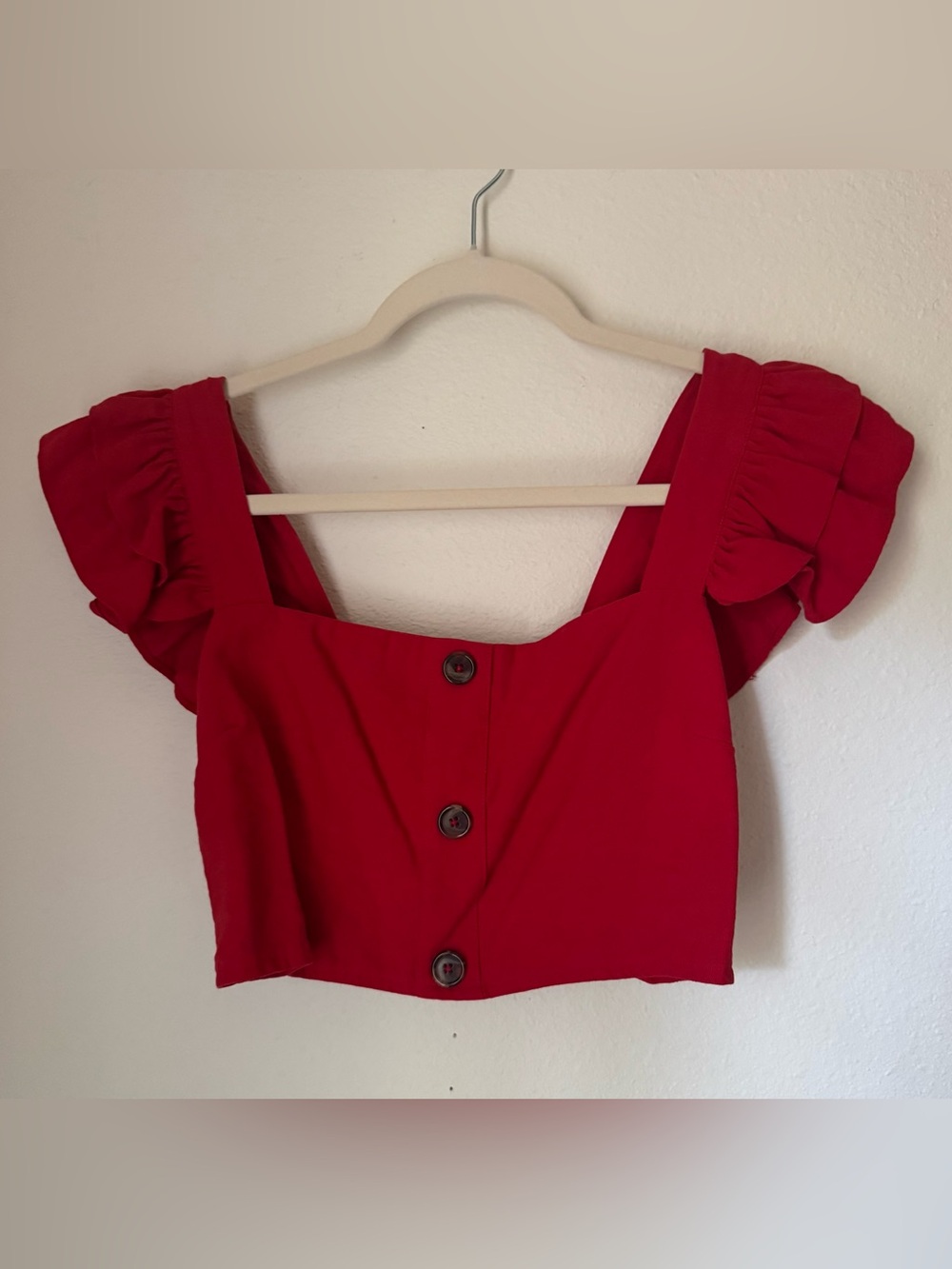 Olivaceous Women’s Red Button-Front Ruffle Sleeve Crop Top | Size Large
